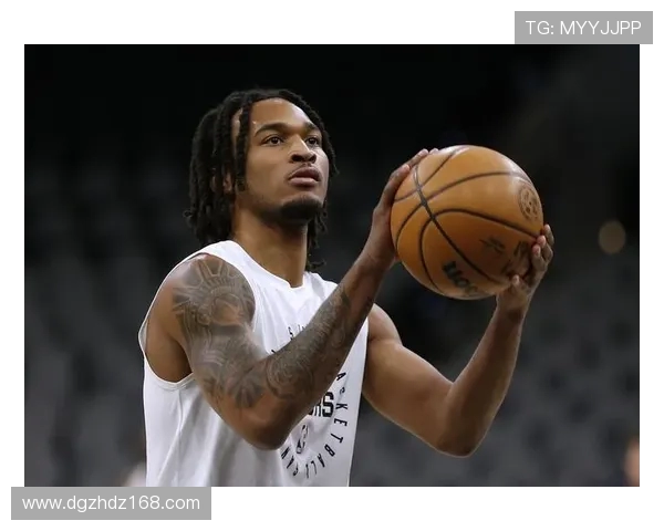 卡斯尔高效11投8中砍19分7助引领球队节奏与稳健组织表现闪耀赛场