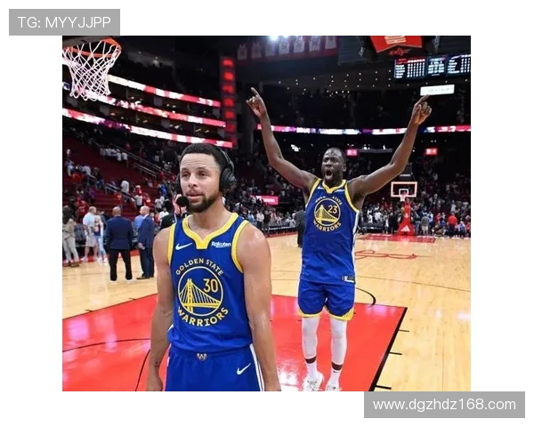 库里谈防守压迫制造失误带来快攻轻松得分的美妙感觉对胜利至关重要 库里谈防守压迫制造失误带来快攻轻松得分的美妙感觉对胜利至关重要